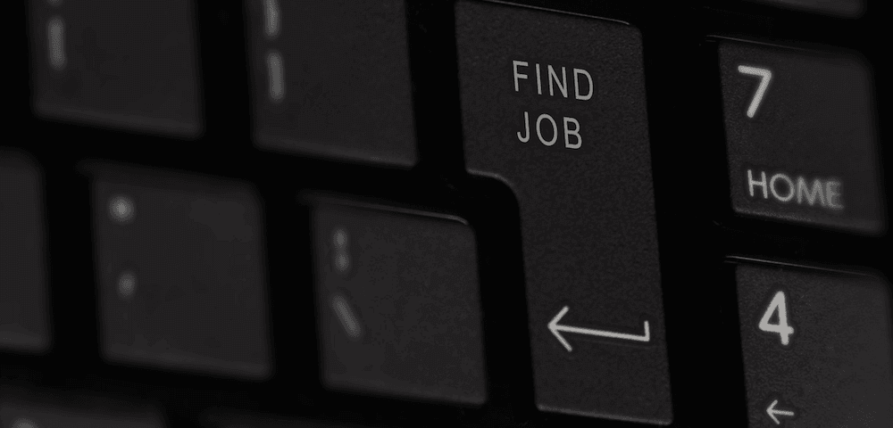 Een toetsenbord met de knop 'Find job'