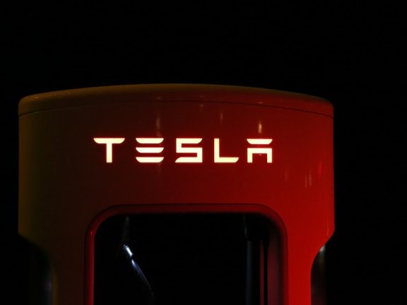 Leren van Tesla: disruptie van buiten