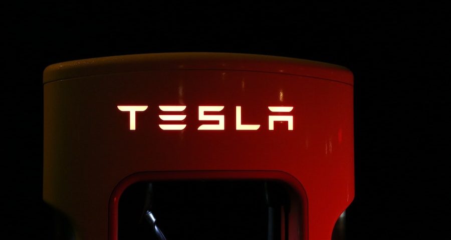 Leren van Tesla: disruptie van buiten