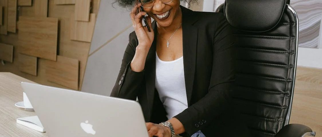 Waar moet je op letten bij een ergonomische bureaustoel?