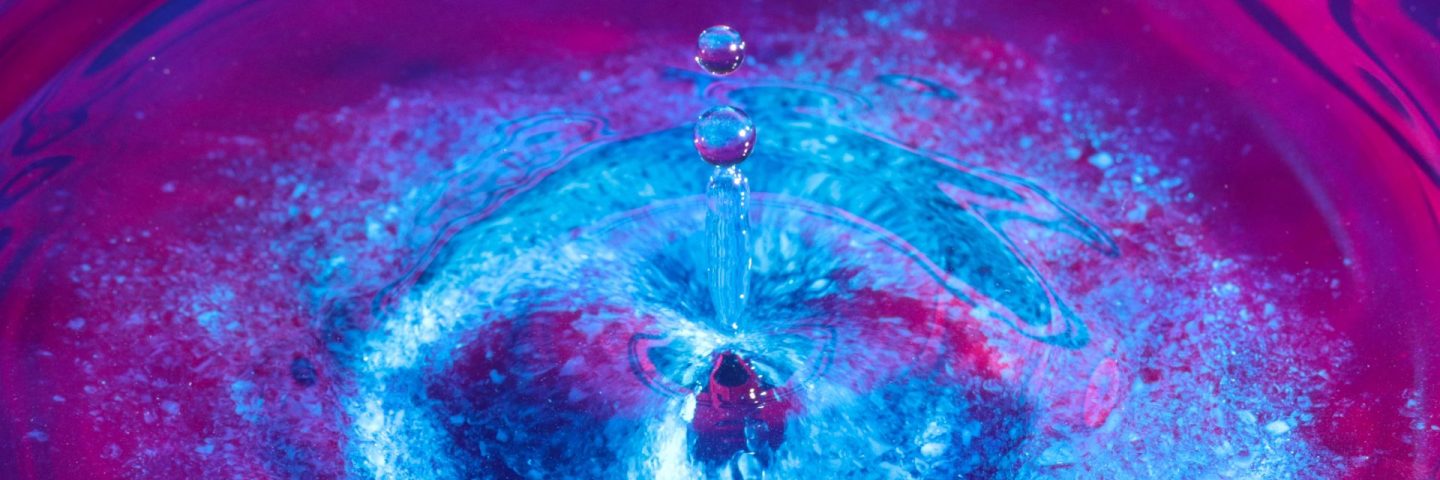 mark on the surface of the liquid from the impact