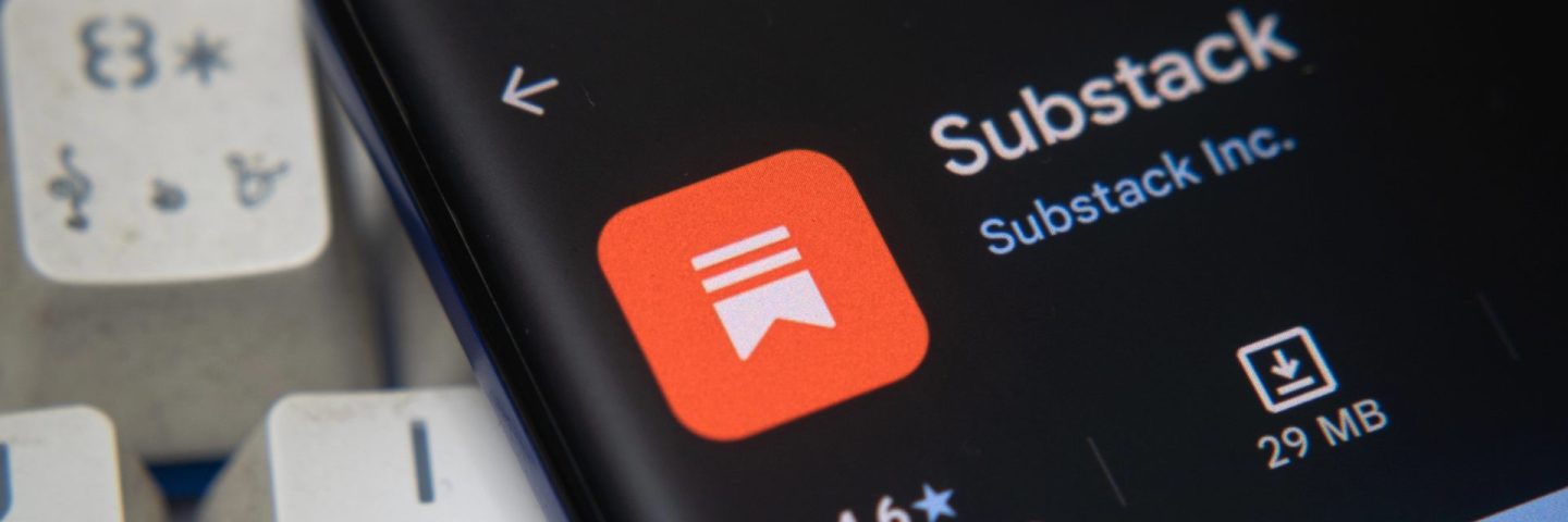 Dhaka, Bangladesh 07 Dec 2025:substack Logo on Smartphone.